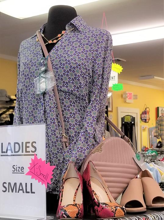 Act II Consignment Boutique - LOUIS VUITTON POCHETTE FLORENTINE BELT BAG  WITH BELT like new!!!! Call for pricing. Act II Consignm Boutiq 5 Hewitt  Square East Northport, NY 631-754-1800 Don't worry.WE SHIP!!! #